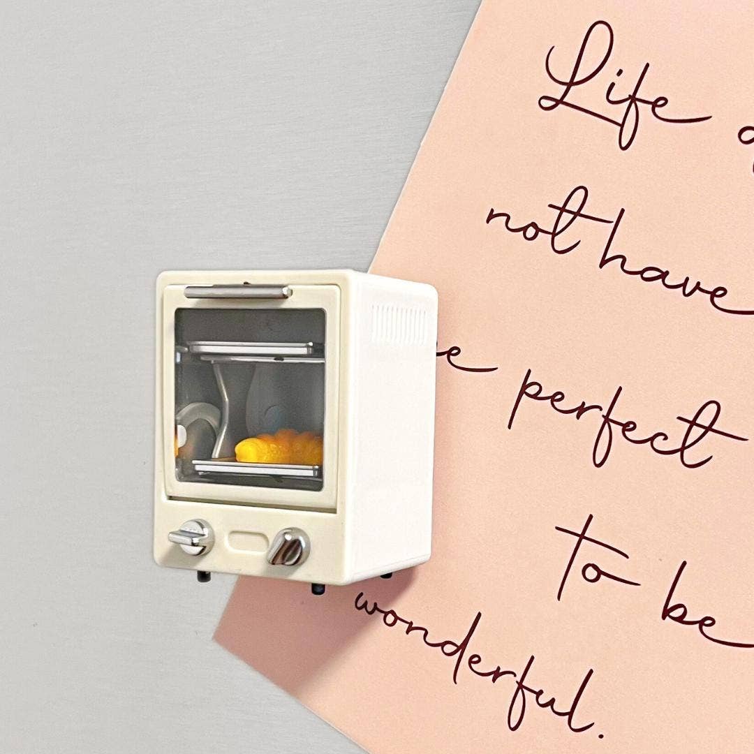 Mini Retro Oven Fridge Magnet with Tiny Bread