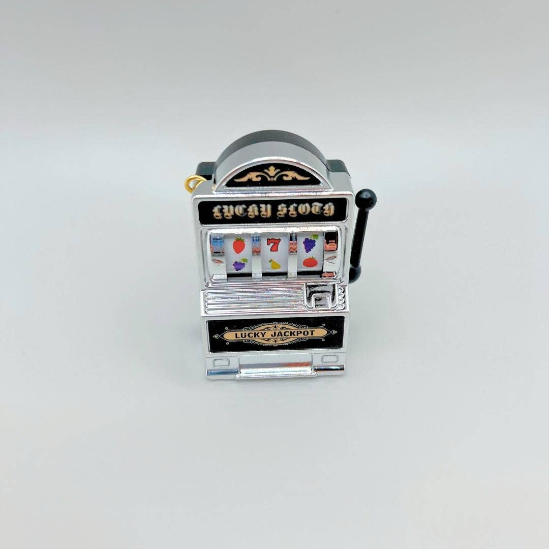 Mini Slot Machine Fridge Magnet – Retro Casino